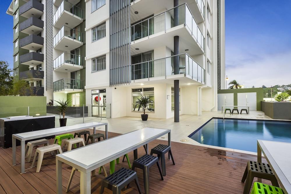 Quest Breakfast Creek Aparthotel Brisbane Exterior photo