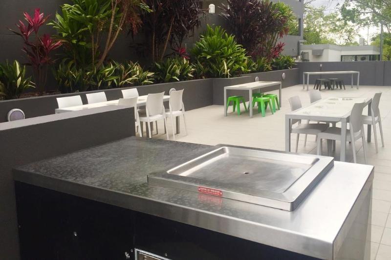 Quest Breakfast Creek Aparthotel Brisbane Exterior photo